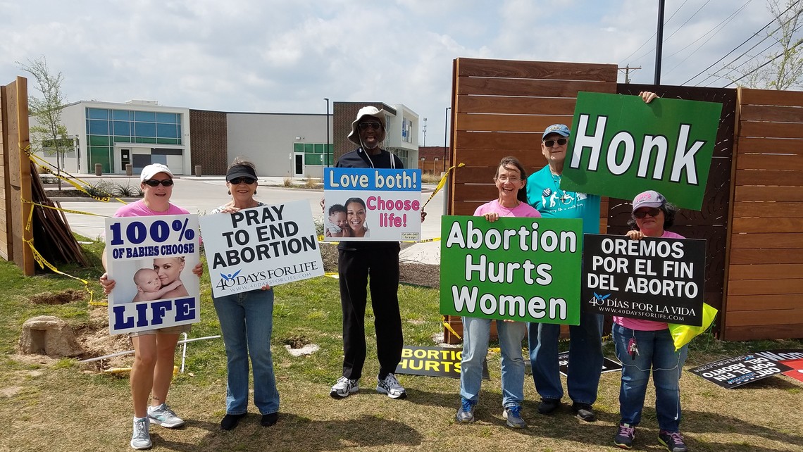 Peaceful Prayer Outside of Planned Parenthood in Waco 40 Days For Life Spring 2018